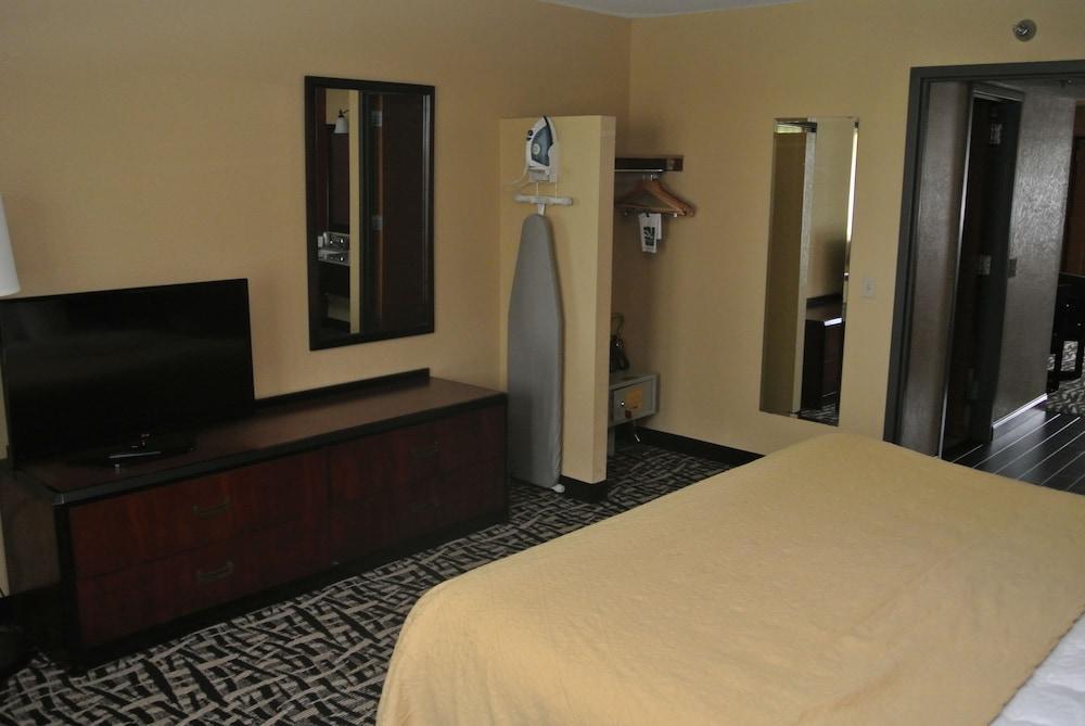 Quality Inn & Suites Mayo Clinic Area Rochester Ngoại thất bức ảnh