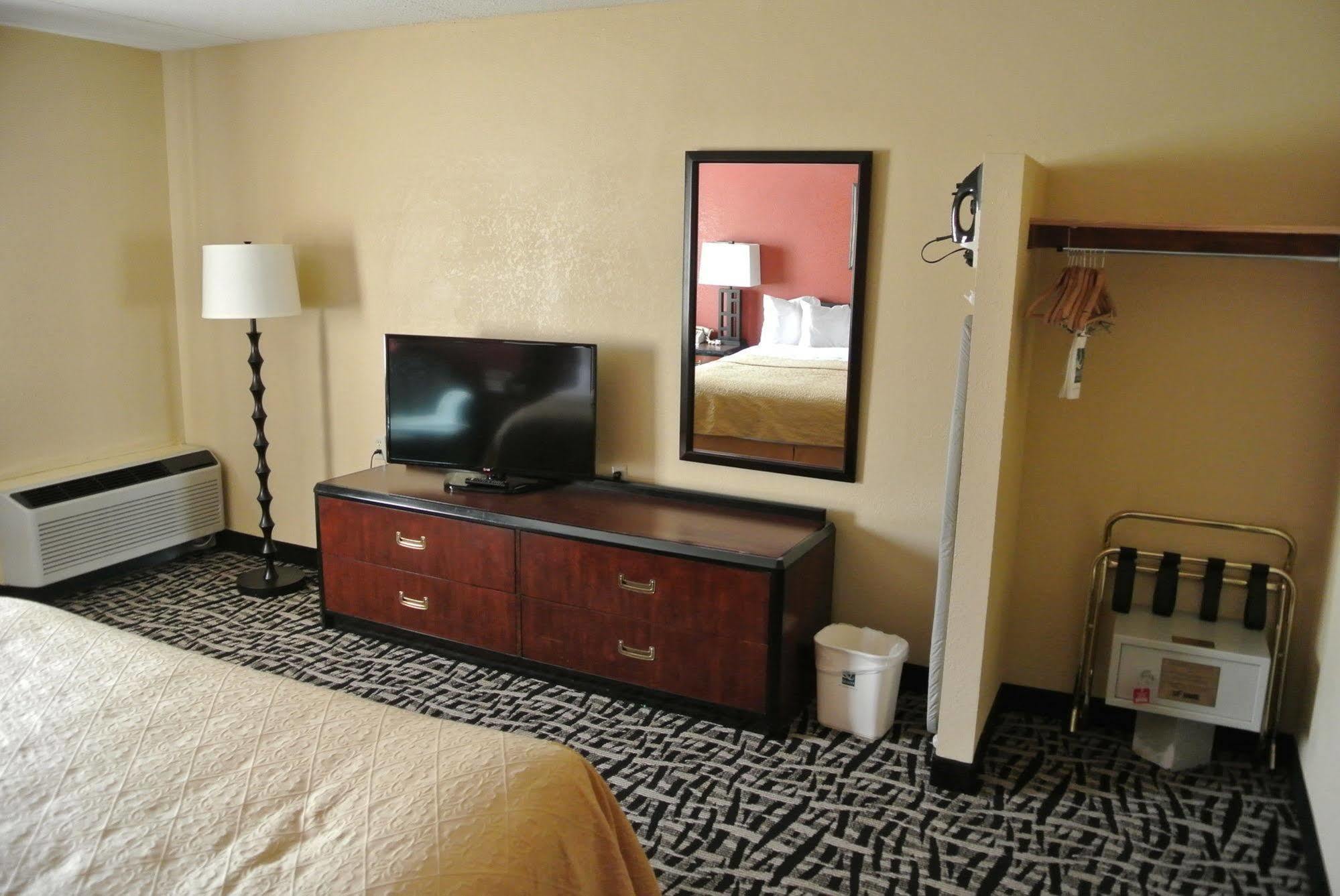 Quality Inn & Suites Mayo Clinic Area Rochester Ngoại thất bức ảnh